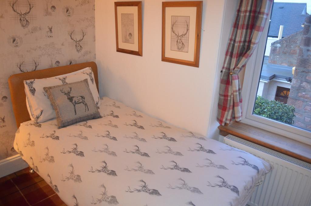 אינברנס Roseneath Guest House מראה חיצוני תמונה